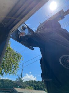 シャッターの取り付け作業